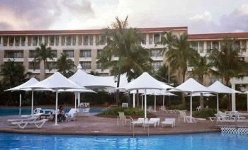 Skyspan Commercial Retractable Umbrella | Daydream Leisure Furniture