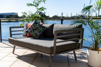 Palm Outdoor Daybed | Daydream Leisure Furniture