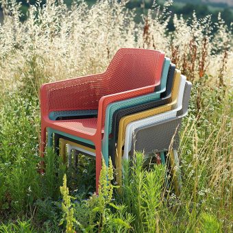 Are you looking to elevate your outdoor living experience? Are you longing for a space that seamlessly blends style, durability, and comfort? Look no further than Nardi outdoor furniture. With its unique design and hard-wearing materials, Nardi outdoor furniture is the perfect choice to turn any outdoor space into a comfortable and sociable haven.