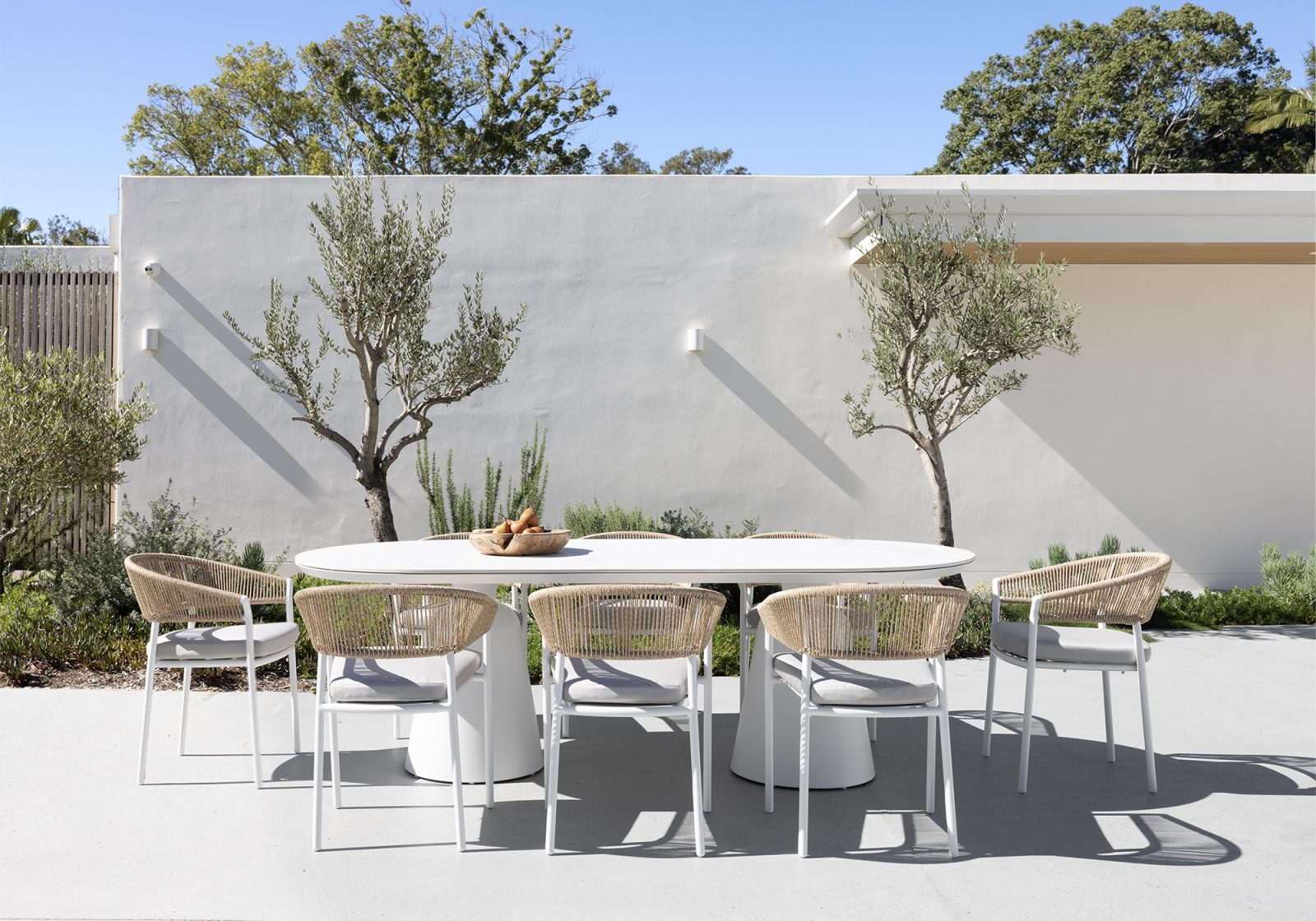 Whether you're lounging by the pool, entertaining friends, or simply enjoying the serene views, having the perfect outdoor lounge setting is essential. At Daydream Leisure Furniture, we specialise in helping homeowners create stunning outdoor spaces that reflect their own unique charm.