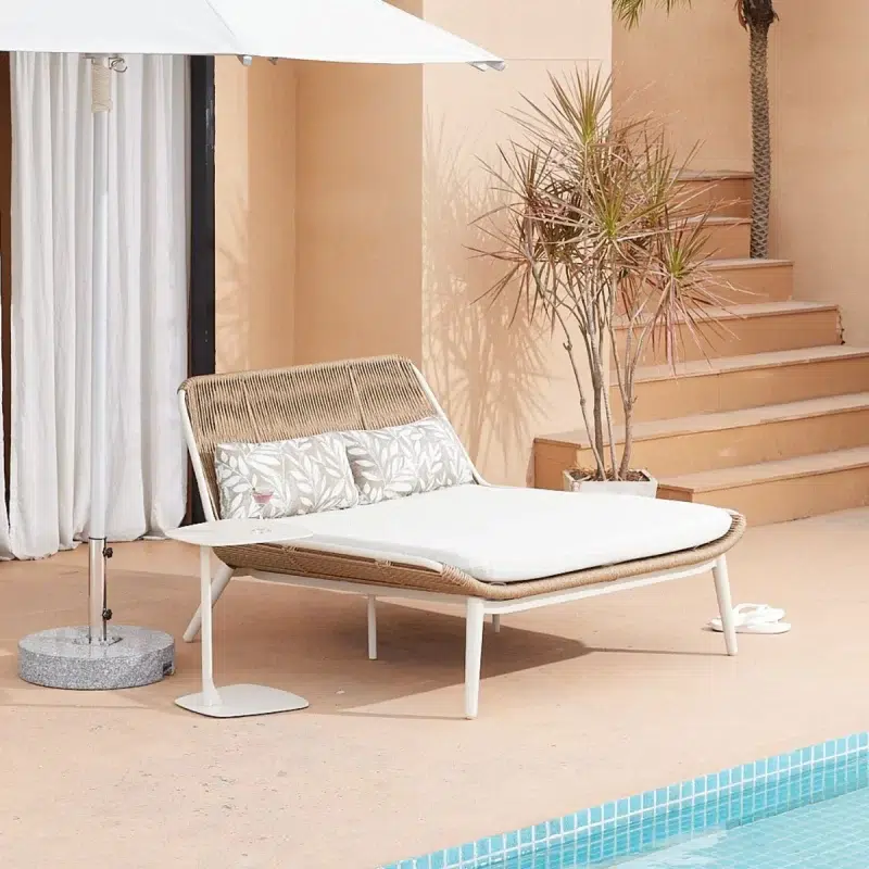 The Arona Outdoor Daybed