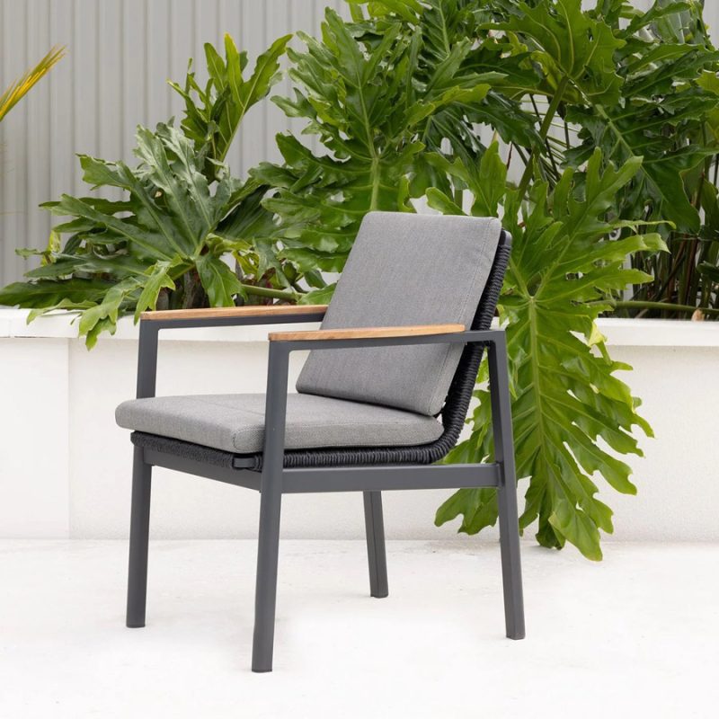 The Ultimate Guide to Outdoor Entertaining: Sunshine Coast Furniture Essentials | Daydream Leisure Furniture