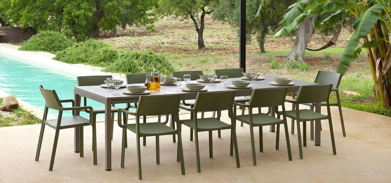 Extendable Outdoor Dining Tables: Your Entertaining Guide | Daydream Leisure Furniture
