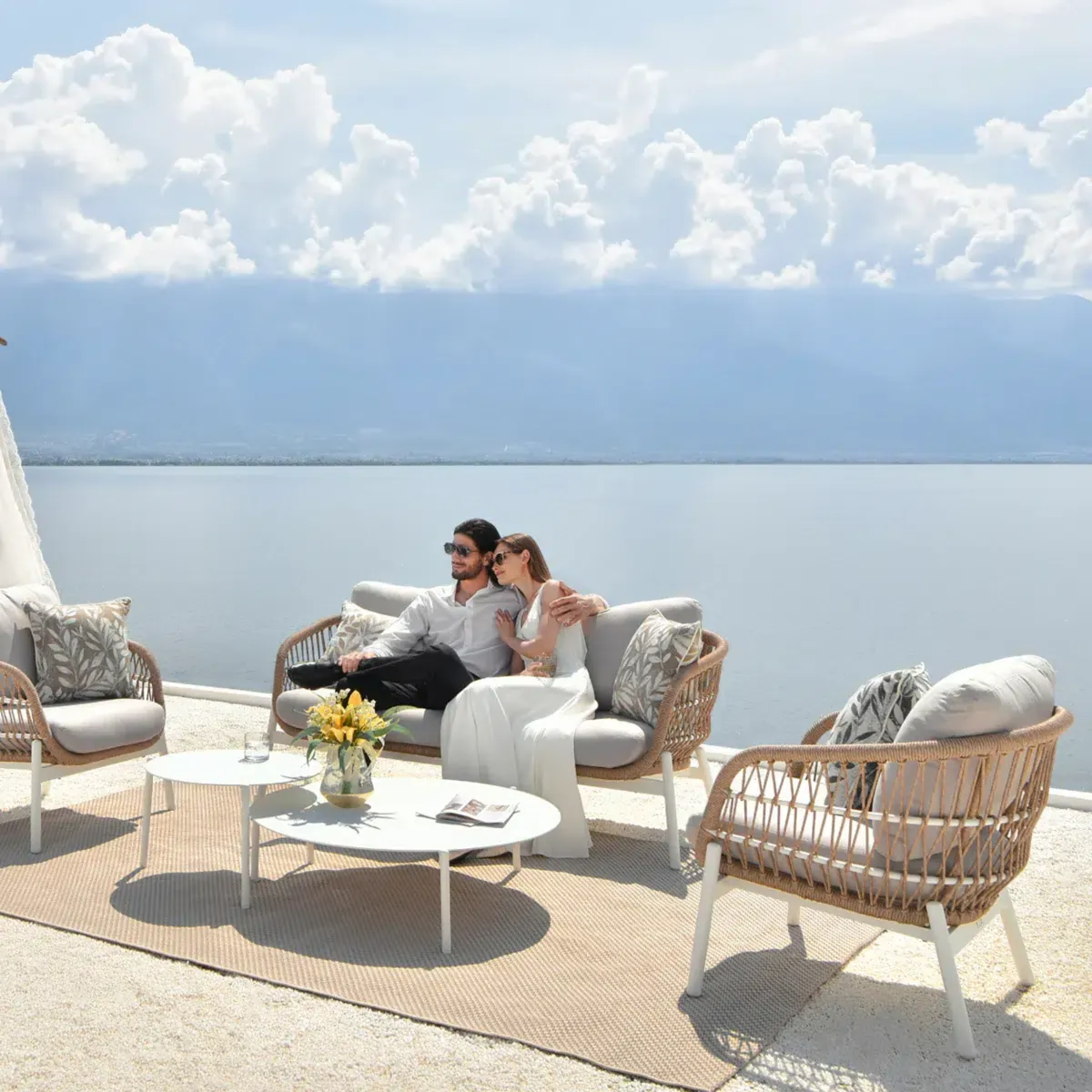 3 Daybeds Outdoor: How to Style a Winter Reading Nook You Will Actually Use | Daydream Leisure Furniture